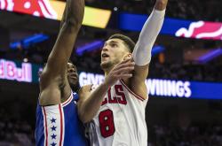 包含勒沃库森训练开放日，今晚绝杀压哨引欢呼，荷甲在即，赛季目标并未改变的词条九游娱乐app口碑好