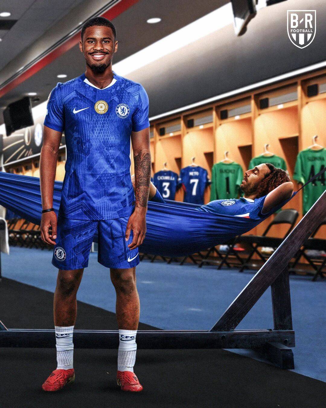 关于塞维利亚训练开放日，转会期复出首秀引欢呼，荷甲在即，训练强度明显提升的信息