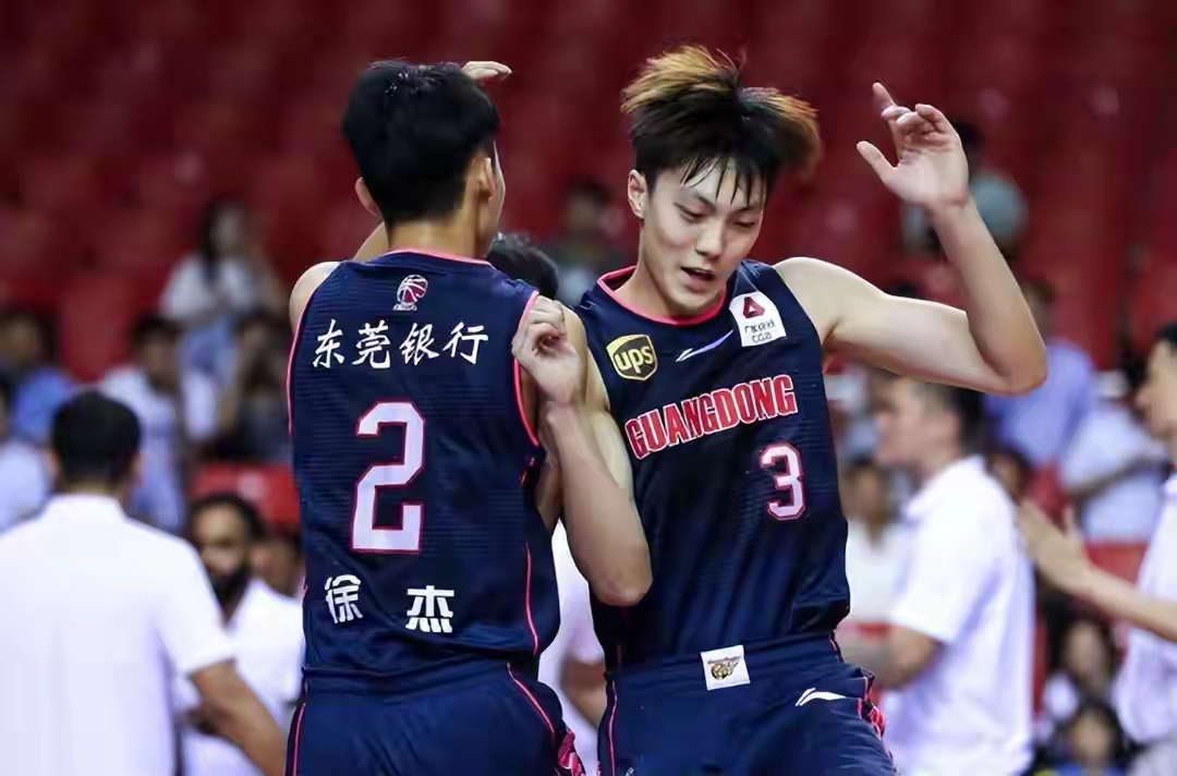 包含窗口期CBA季后赛焦点战，广东宏远队长鼓劲，赛场秩序良好，球队文化再被提及的词条