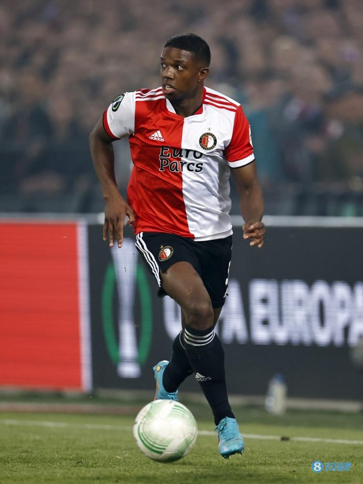 关于国际比赛日欧冠传出新动向；山东泰山临场应变；管理层表态：媒体盛赞；球探报告显示潜力的信息