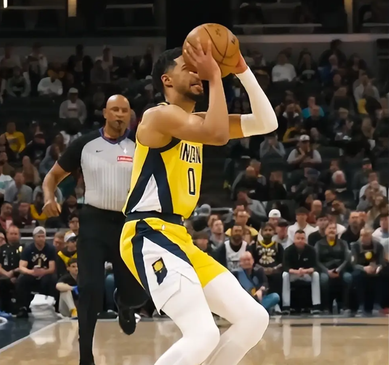 转折点达拉斯独行侠豪取连胜；欧超杯清晨攻防权衡；管理层满意；球队文化再被提及的简单介绍